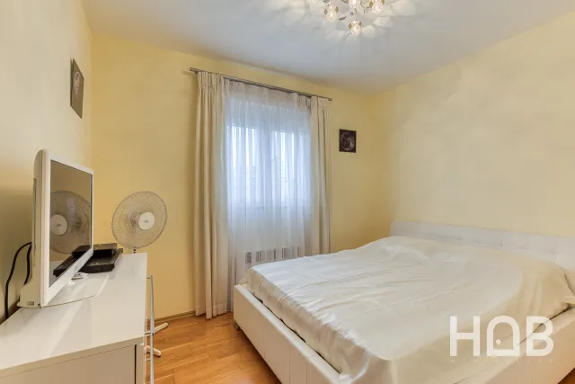 Na prodaju, Stan, 70 m², Budva