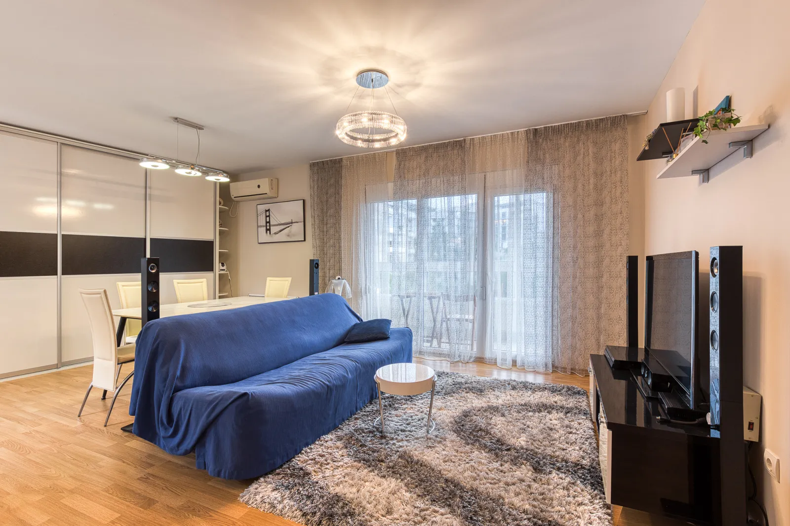 Na prodaju, Stan, 70 m², Budva