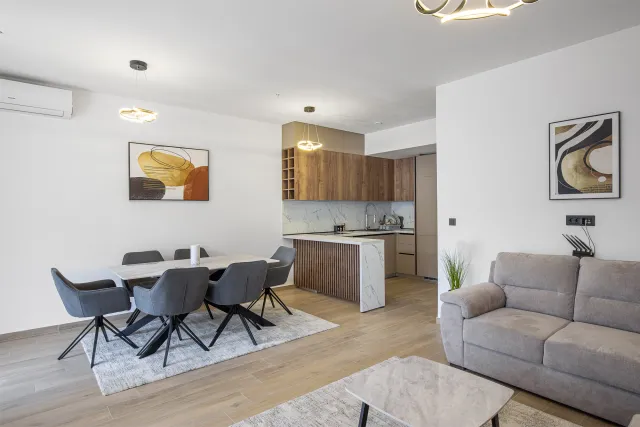 Na prodaju, Stan, 81 m², Budva