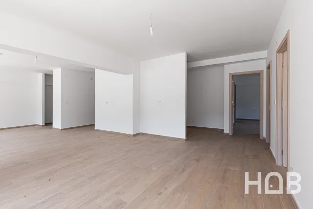 Na prodaju, Stan, 140 m², Budva