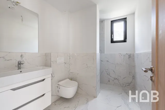 Na prodaju, Stan, 140 m², Budva