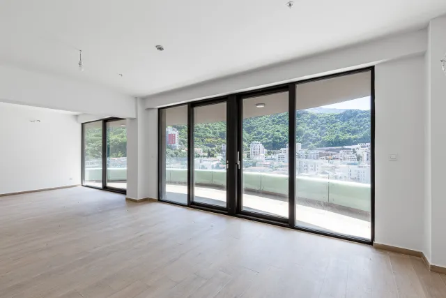 Na prodaju, Stan, 140 m², Budva