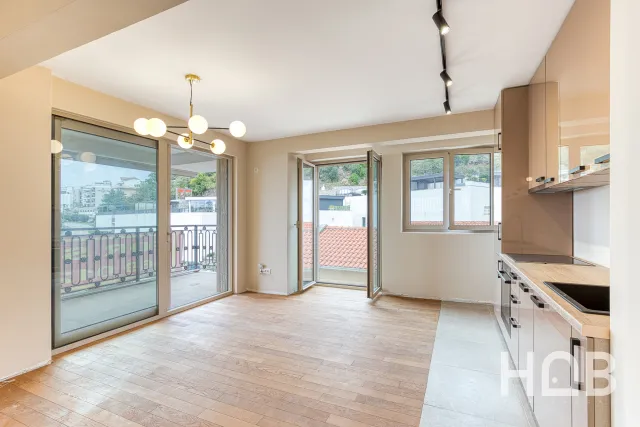 Na prodaju, Stan, 68 m², Budva