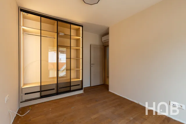 Na prodaju, Stan, 68 m², Budva