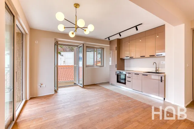 Na prodaju, Stan, 68 m², Budva