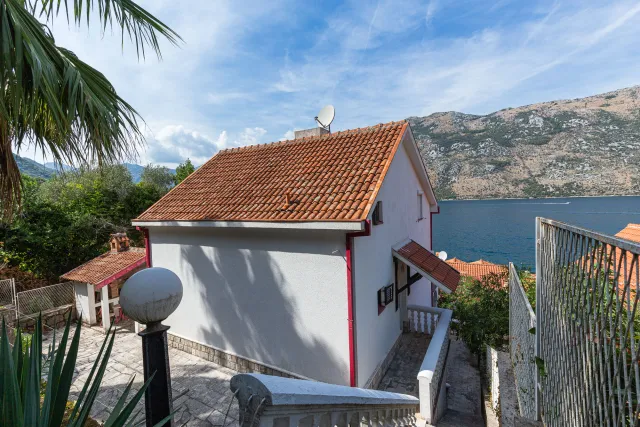 Na prodaju, Kuća, 200 m², Kotor