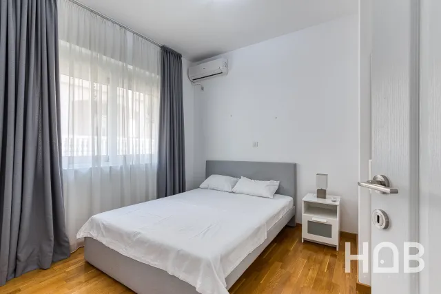 En venta, Apartamento, 144 m², Budva