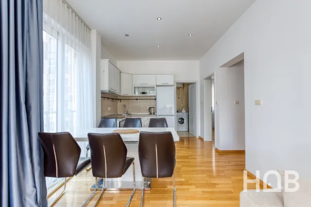 En venta, Apartamento, 144 m², Budva