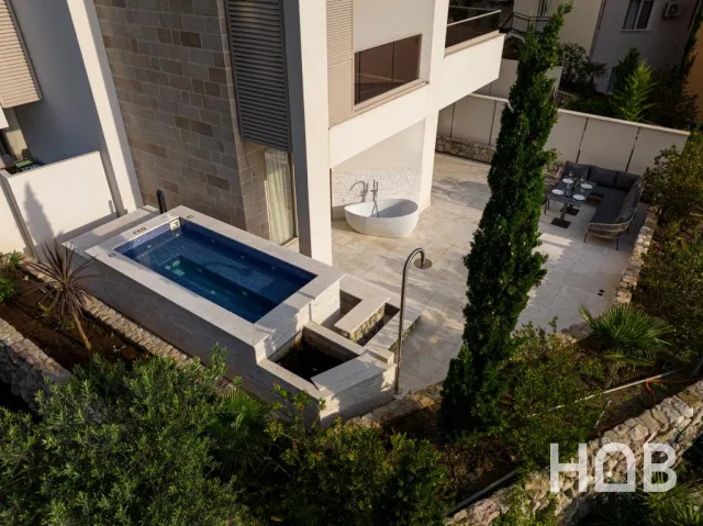 Na prodaju, Stan, 56 m², Budva