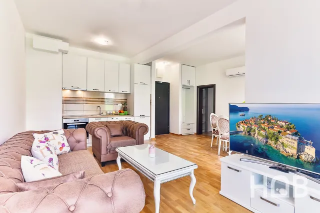 Na prodaju, Stan, 90 m², Budva