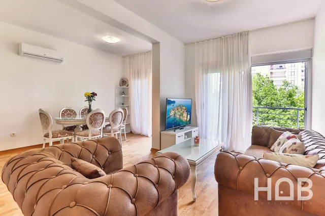 Na prodaju, Stan, 90 m², Budva