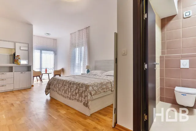 Na prodaju, Stan, 90 m², Budva