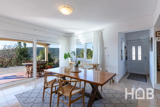 Na prodaju, Vila, 220 m², Kotor