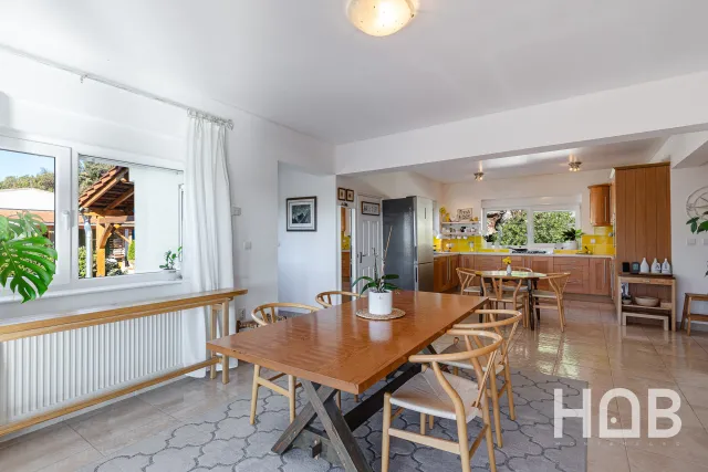 Na prodaju, Vila, 220 m², Kotor