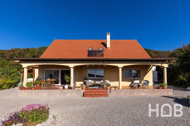 Na prodaju, Vila, 220 m², Kotor