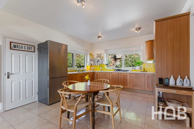 Na prodaju, Vila, 220 m², Kotor