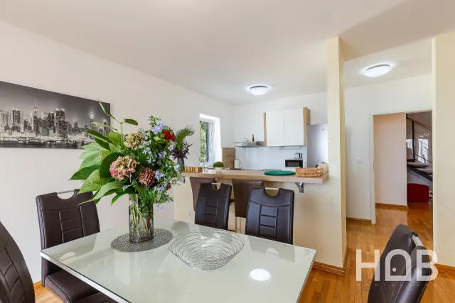 Na prodaju, Stan, 139 m², Budva