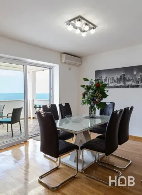 Na prodaju, Stan, 139 m², Budva