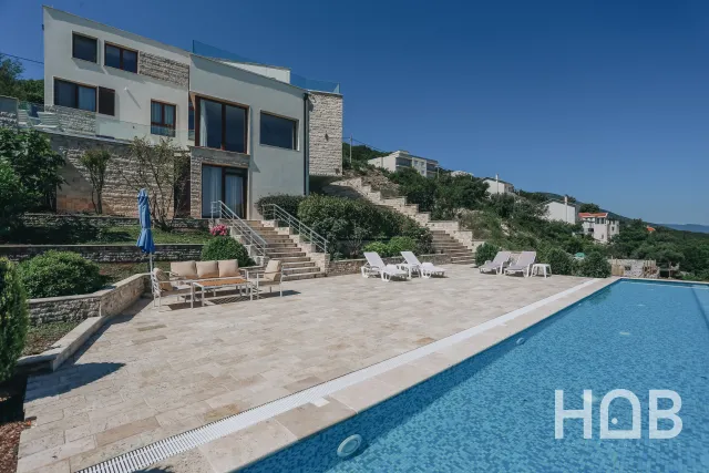 Na prodaju, Vila, 516 m², Tivat