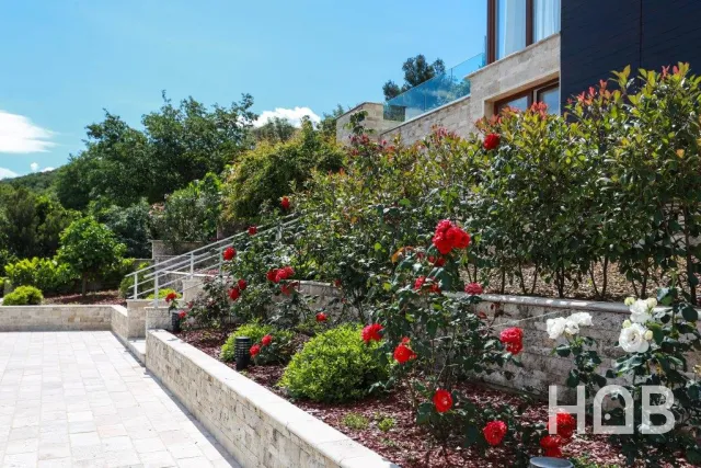 Na prodaju, Vila, 516 m², Tivat