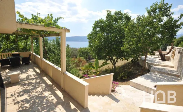 Na prodaju, Vila, 264 m², Tivat