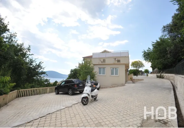Na prodaju, Vila, 264 m², Tivat
