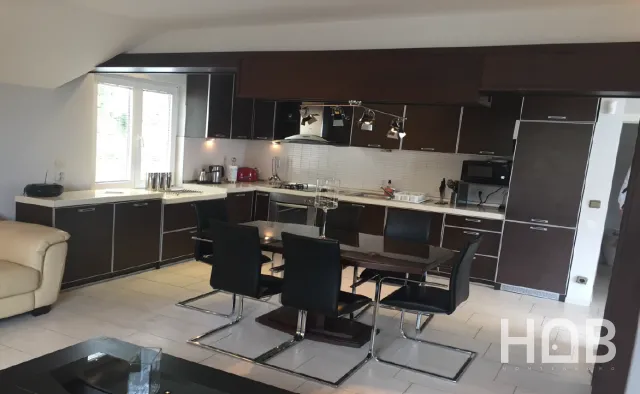 Na prodaju, Vila, 264 m², Tivat