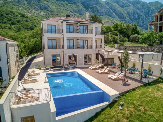 Na prodaju, Vila, 450 m², Budva