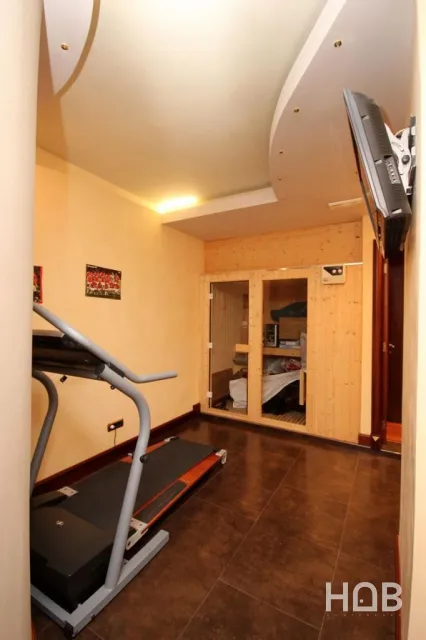 Na prodaju, Kuća, Bar