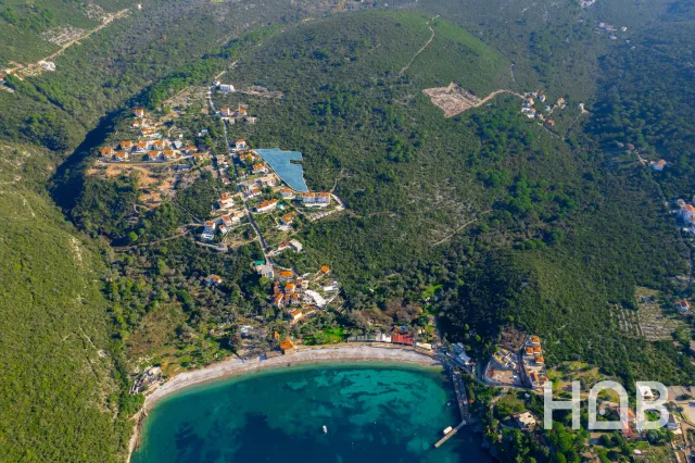 Satılık, Plot, Herceg Novi