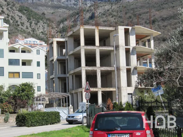 Satılık, Plot, Budva