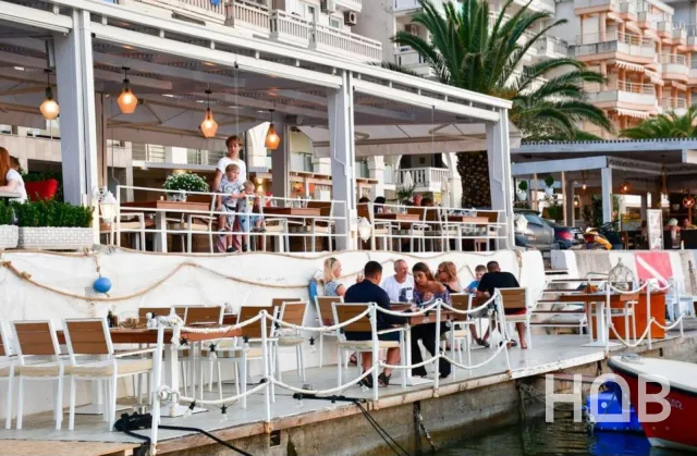 En venta, Commerce Property, 133 m², Budva