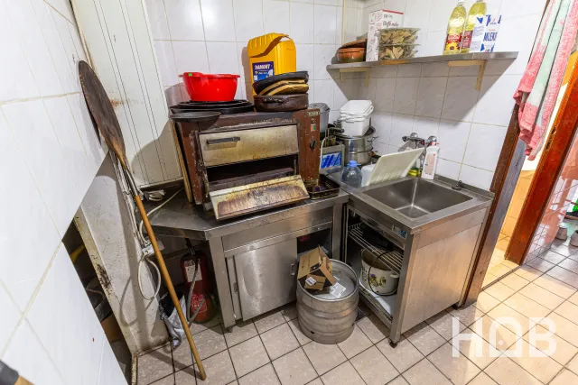 En venta, Commerce Property, 115 m², Budva