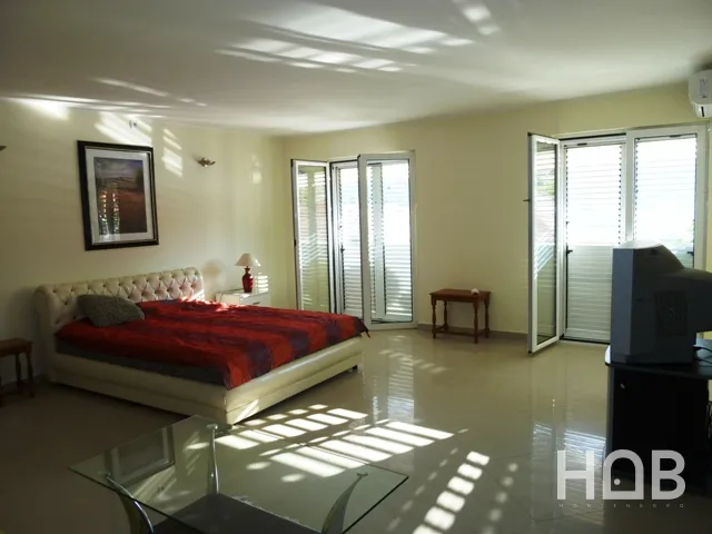 En venta, Villa, 400 m², Kotor