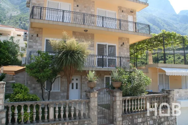 En venta, Villa, 400 m², Kotor
