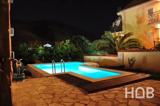 En venta, Villa, 400 m², Kotor