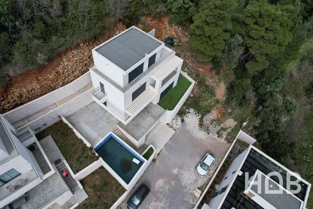 Zu verkaufen, Villa, 153 m², Budva