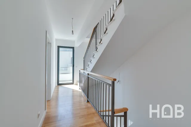 Zu verkaufen, Villa, 153 m², Budva
