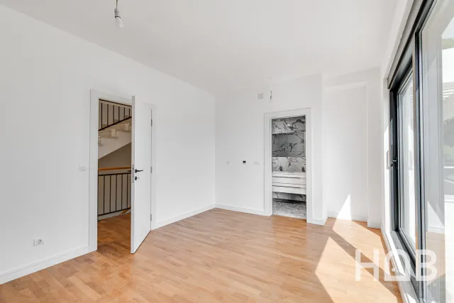 Zu verkaufen, Villa, 153 m², Budva