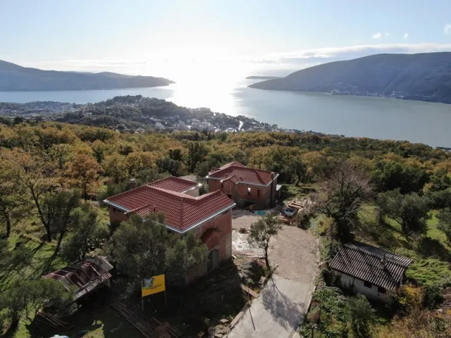 Satılık, Plot, Herceg Novi