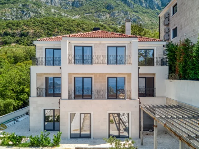 Na prodaju, Vila, 450 m², Budva