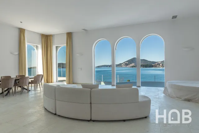 Zu verkaufen, Villa, 375 m², Budva