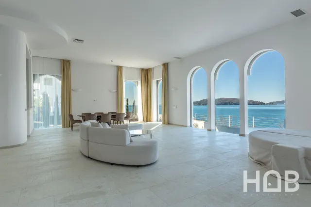 Zu verkaufen, Villa, 375 m², Budva