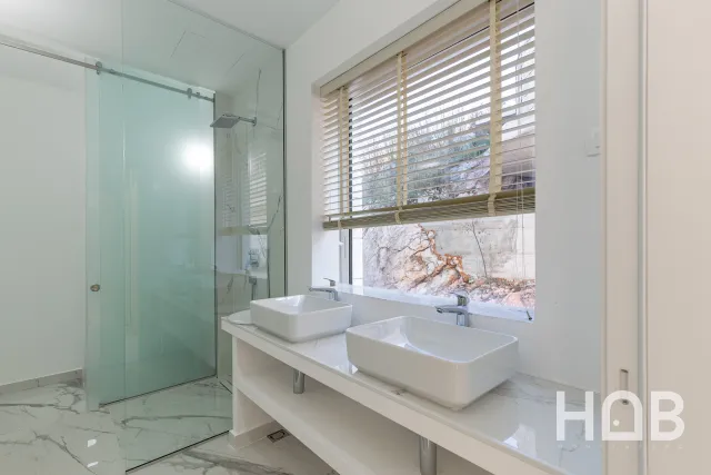 Zu verkaufen, Villa, 375 m², Budva