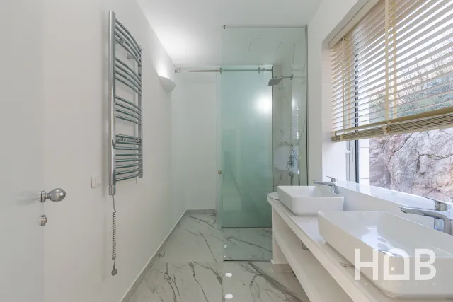 Zu verkaufen, Villa, 375 m², Budva