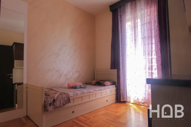 À vendre, Appartement, 77 m², Budva