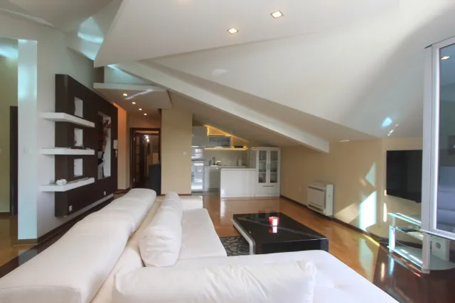 Na prodaju, Stan, 123 m², Budva