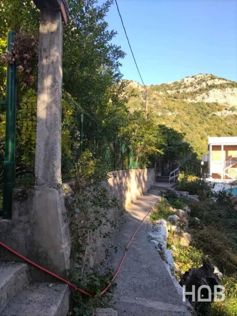 Na prodaju, Kuća, 330 m², Budva