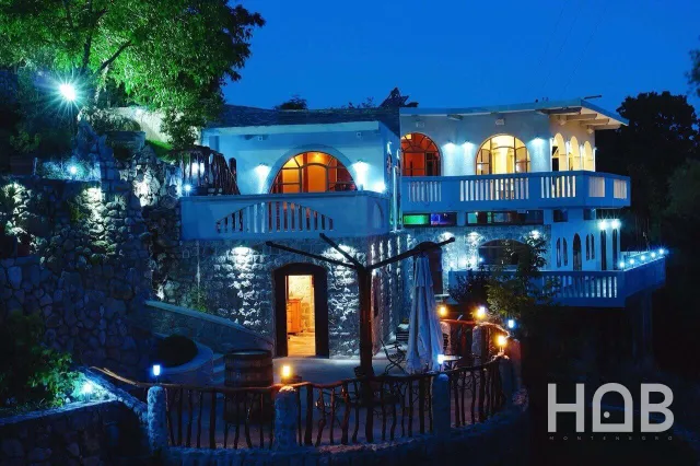 Na prodaju, Hotel, 746 m², Budva