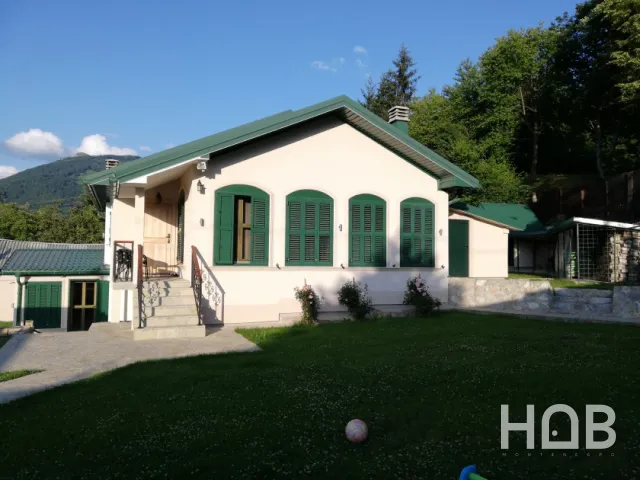 Na prodaju, Kuća, 220 m², Montenegro